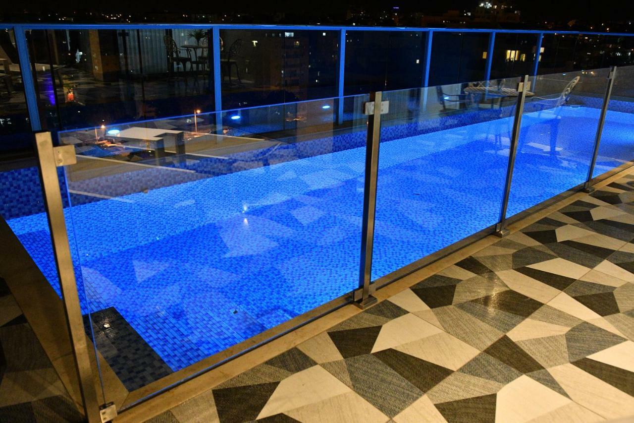 Luxury Rooftop Apartment In Νετάνια Εξωτερικό φωτογραφία