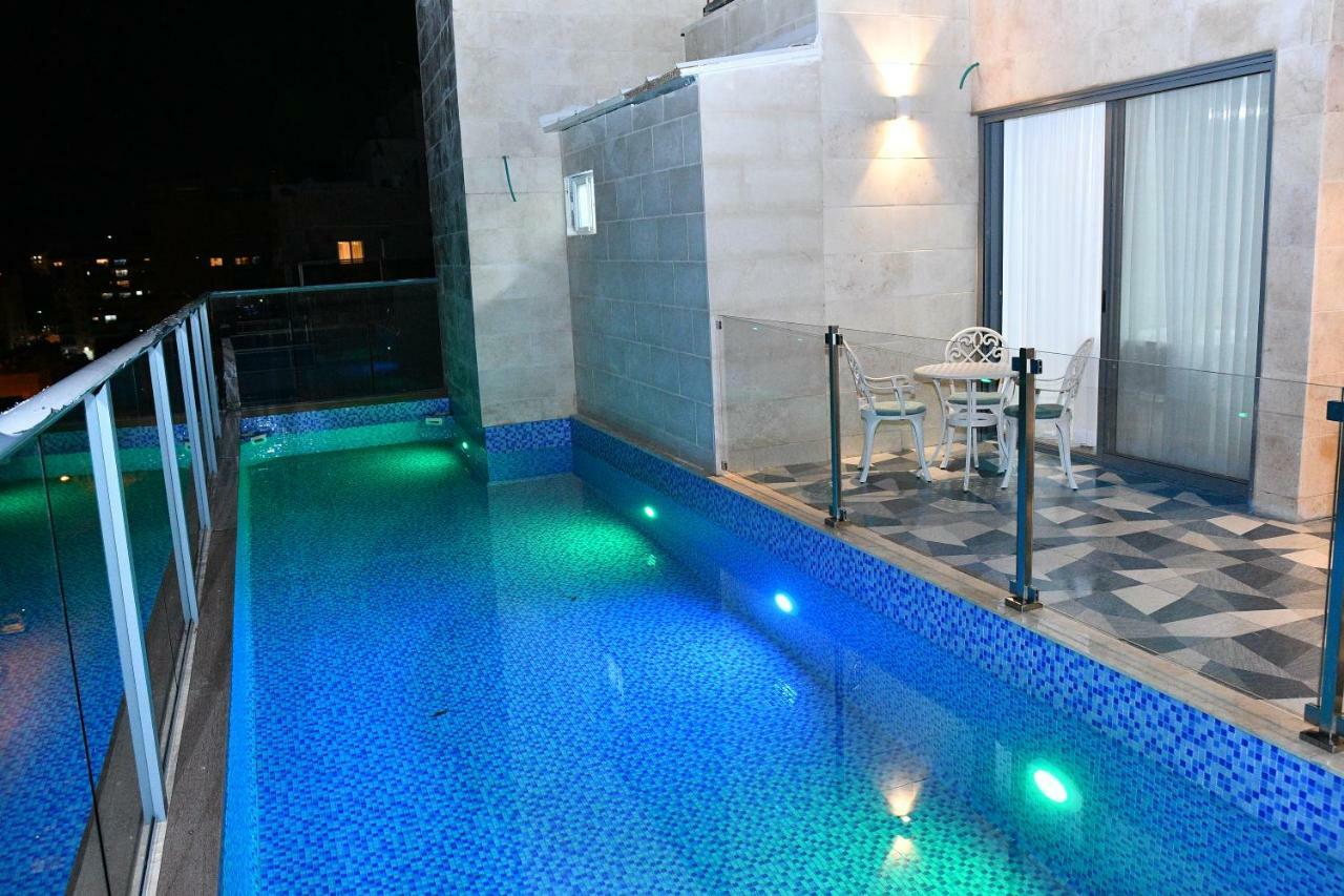 Luxury Rooftop Apartment In Νετάνια Εξωτερικό φωτογραφία